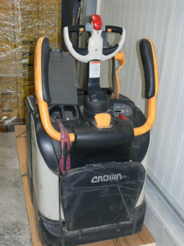 Crown WT 3040 fork lift pallet truck with electronic steering, folding operator’s platform and side bars