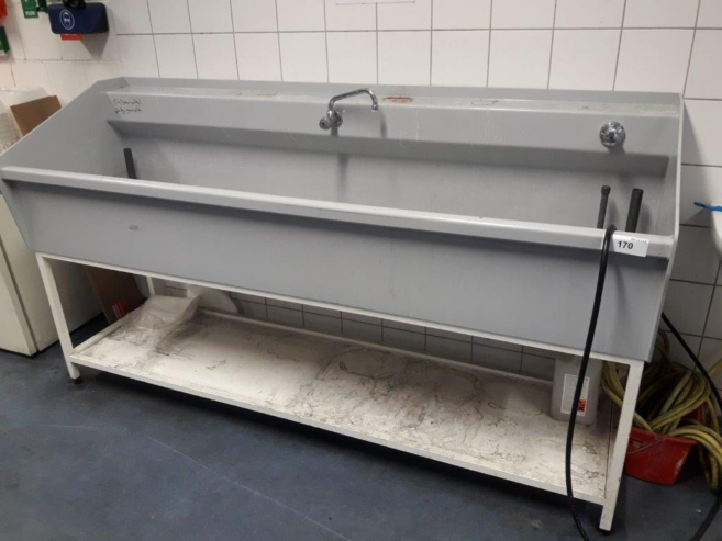 Trunk PVC cleaning sink – sink insertion width 220 cm