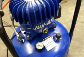 whisper quiet compressor JUN-AIR 4-25 motor oil lubricated with pressure reducer JUNAIR